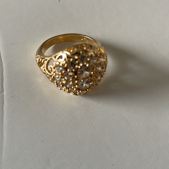 NWOT Golden Cocktail Ring with Crystals. - Picture 2 of 6